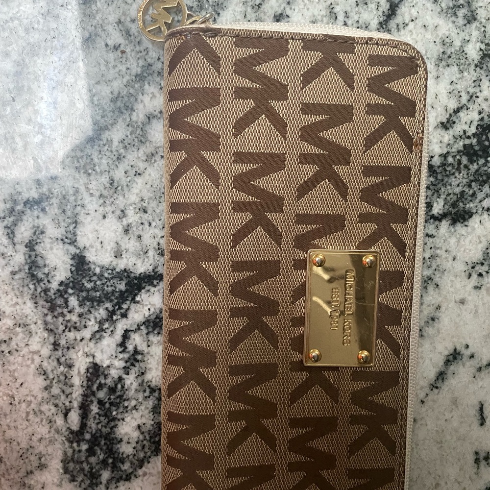 Michael Kors wallet
